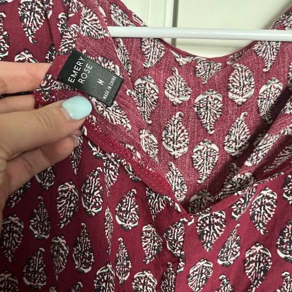 🔴 CLEARANCE LAST CALL!
Elegant Maroon Patterned Midi Dress - Picture 2 of 3